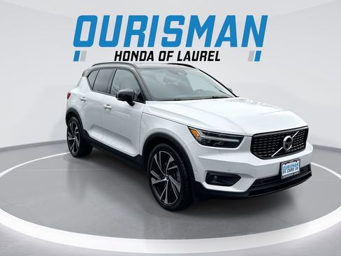 Used 2021 Volvo XC40 T5 R-Design w/ Advanced Package image 2