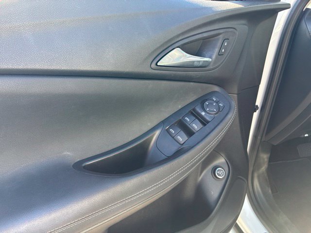 Used 2022 Buick Encore GX Select w/ Advanced Technology Package FWD image 8
