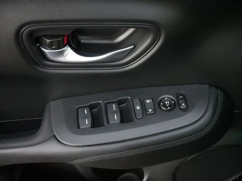 Certified 2023 Honda HR-V LX image 19