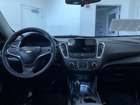 Used 2019 Chevrolet Malibu LT FWD image 18
