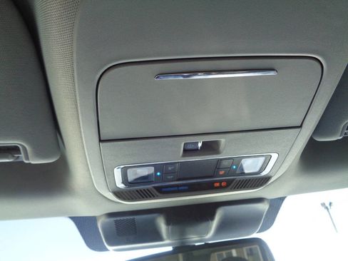 Used 2024 Ford F250 Lariat w/ Chrome Package image 45