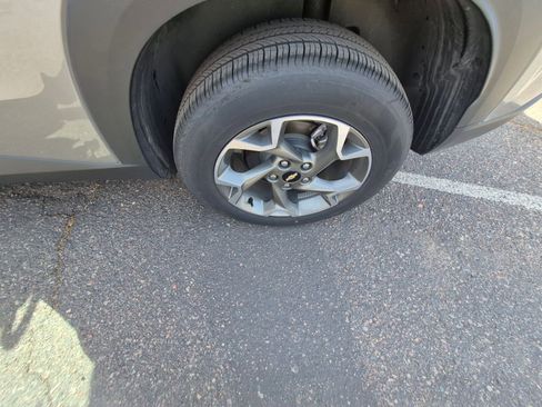 Used 2025 Chevrolet Trax LT image 12