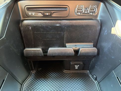 Used 2019 RAM 1500 Laramie image 46