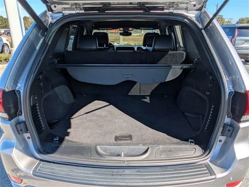 Used 2019 Jeep Grand Cherokee Altitude image 12