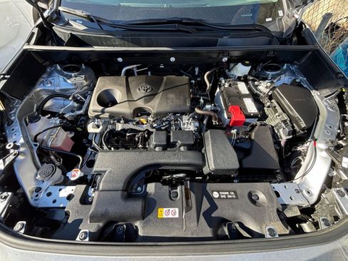 Used 2025 Toyota RAV4 XLE image 32