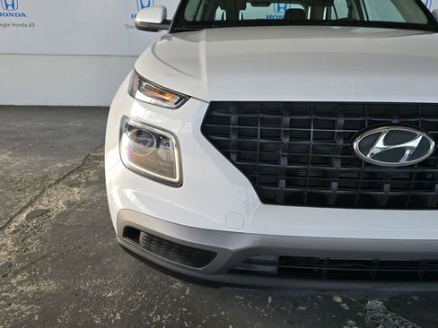 Used 2025 Hyundai Venue SE FWD image 24
