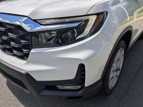 Certified 2024 Honda Passport EX-L image 5