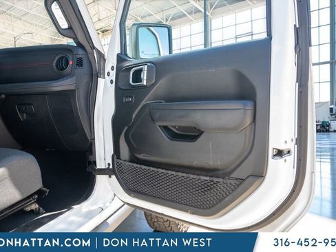 Used 2024 Jeep Wrangler Unlimited Rubicon AWD/4WD image 25