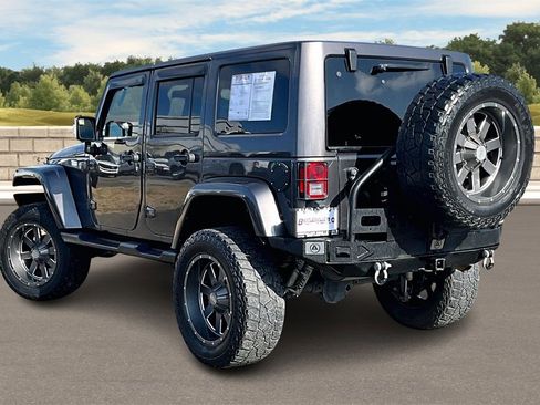 Used 2017 Jeep Wrangler Unlimited Sahara image 9