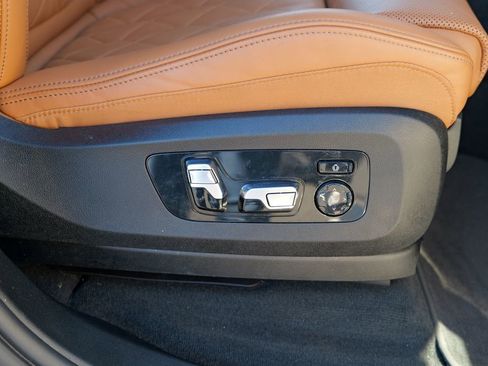 Used 2023 BMW X7 xDrive40i w/ Premium Package image 40