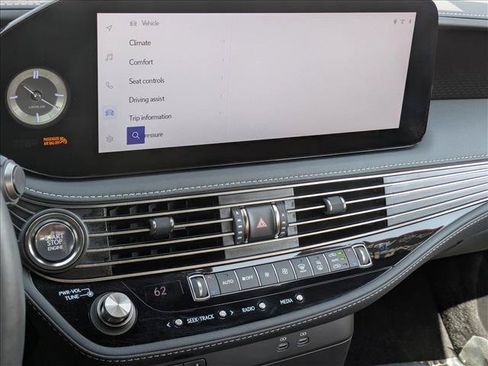 Used 2024 Lexus LS 500 AWD w/ Interior Upgrade Package image 15
