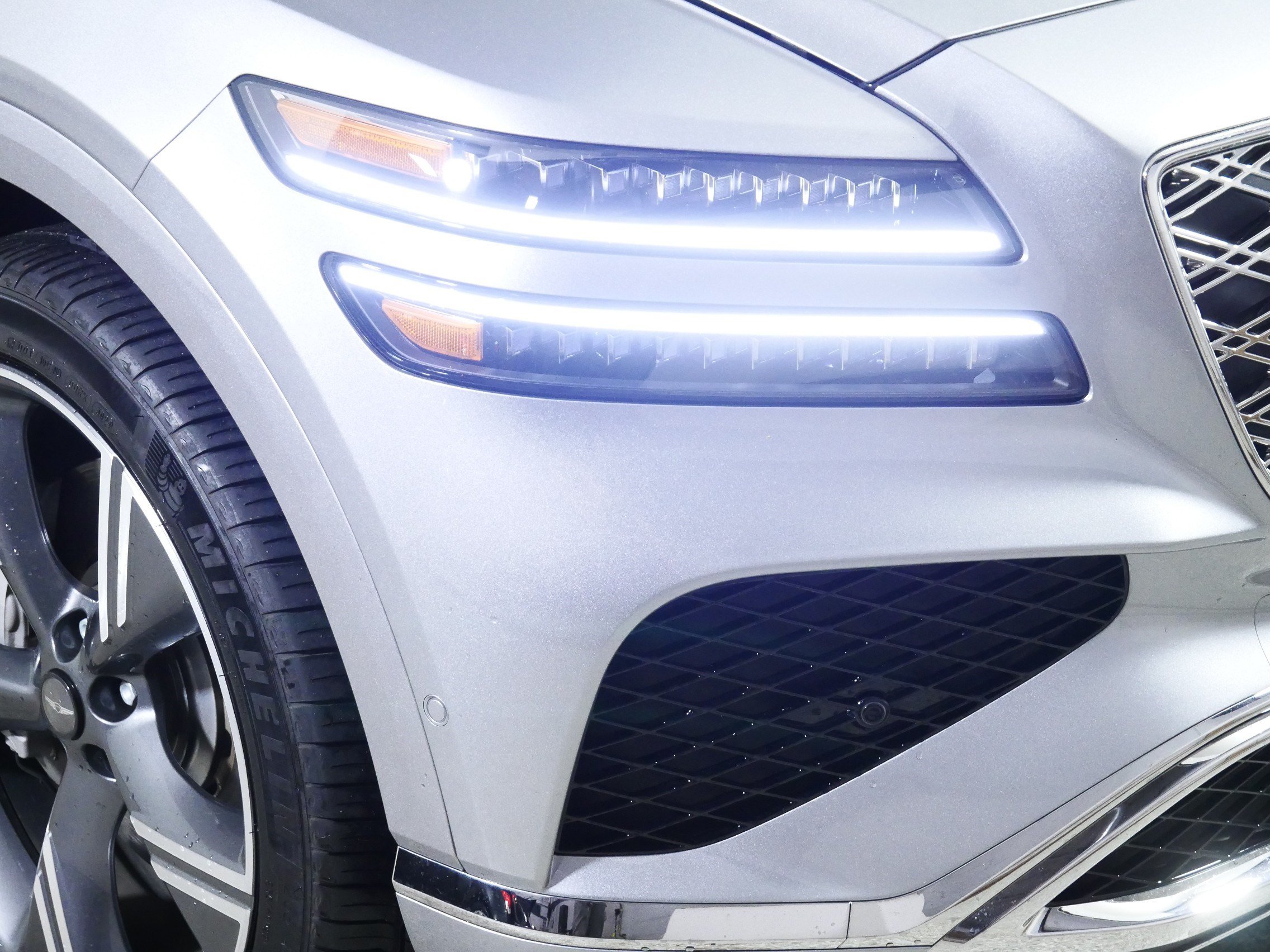 Certified 2025 Genesis GV80 3.5T Prestige AWD/4WD image 16