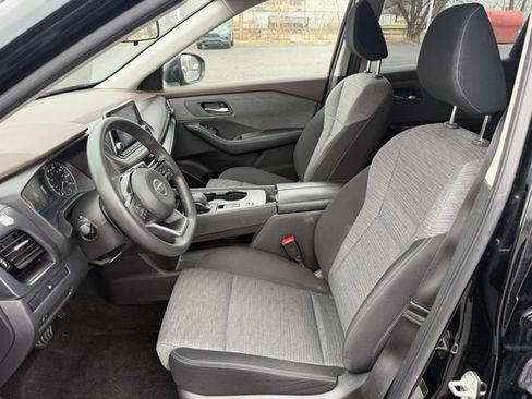 Used 2021 Nissan Rogue SV image 5