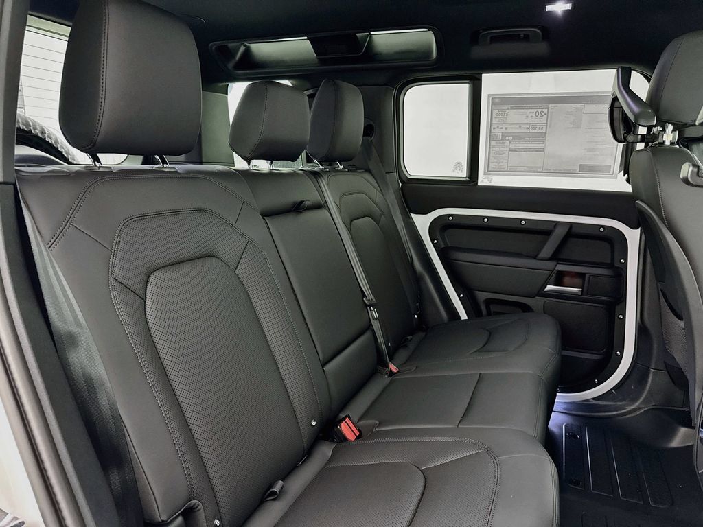 New 2026 Land Rover Defender 110 X-Dynamic SE AWD/4WD image 29