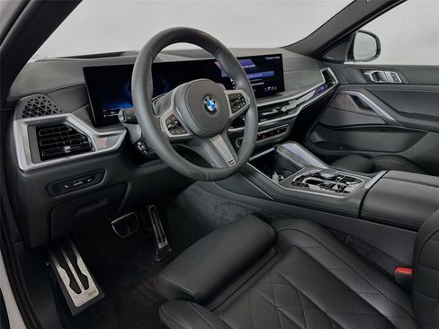 Certified 2024 BMW X6 xDrive40i image 9