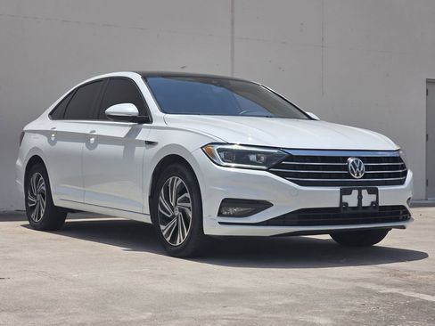 Used 2020 Volkswagen Jetta SEL Premium image 6