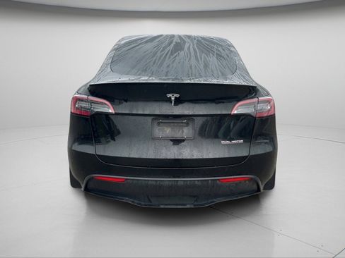 Used 2022 Tesla Model Y Performance image 9