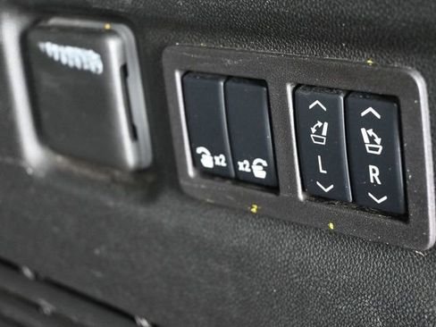 Used 2024 Chevrolet Suburban LT w/ LT Signature Package image 41