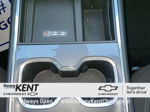 Used 2025 GMC Acadia Elevation image 27