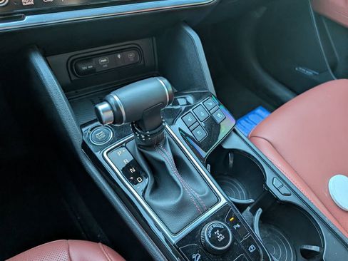 Used 2023 Kia Sportage SX image 16