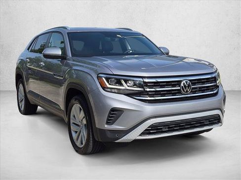 Used 2023 Volkswagen Atlas Cross Sport SE FWD image 3