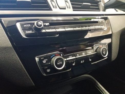 Used 2017 BMW X1 xDrive28i AWD/4WD image 7