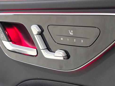 Used 2025 Mercedes-Benz C 43 AMG 4MATIC Sedan image 23