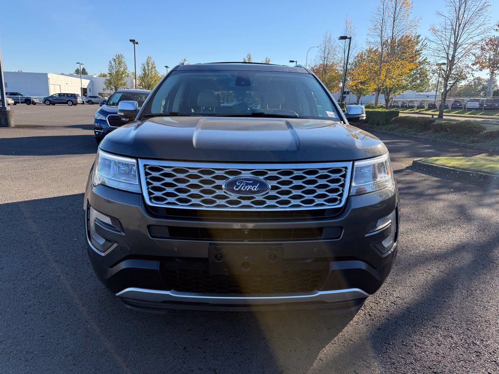 Used 2017 Ford Explorer Platinum AWD/4WD image 2