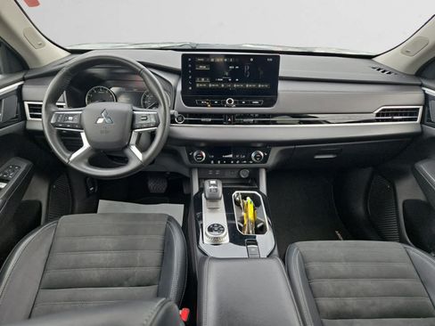 Used 2025 Mitsubishi Outlander SE AWD/4WD image 10