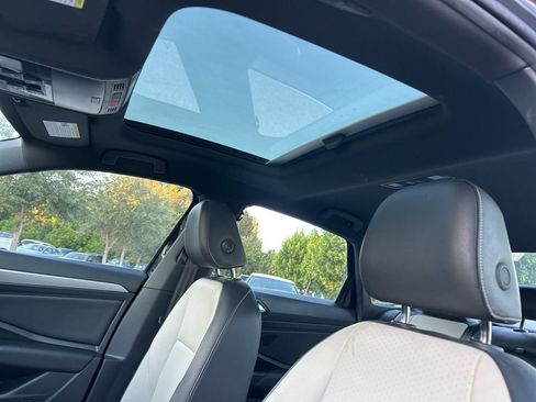 Used 2021 Volkswagen Jetta R-Line image 15