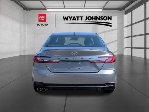 Used 2025 Toyota Camry SE FWD image 4