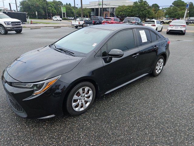 Used 2020 Toyota Corolla LE FWD image 2