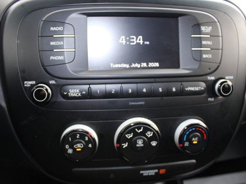 Used 2018 Kia Soul FWD image 14
