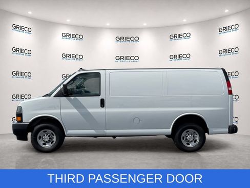 Certified 2024 Chevrolet Express 2500 RWD image 4