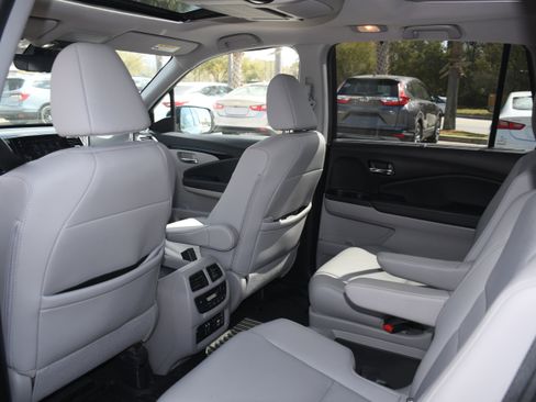 Used 2019 Honda Pilot Elite image 17