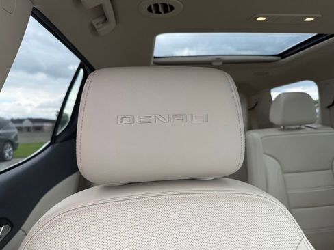 Used 2023 GMC Acadia Denali w/ Denali Ultimate Package AWD/4WD image 32