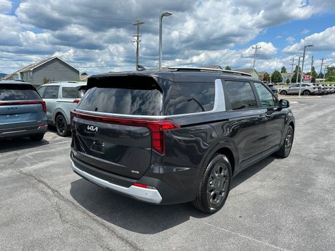 New 2026 Kia Carnival EX FWD image 5