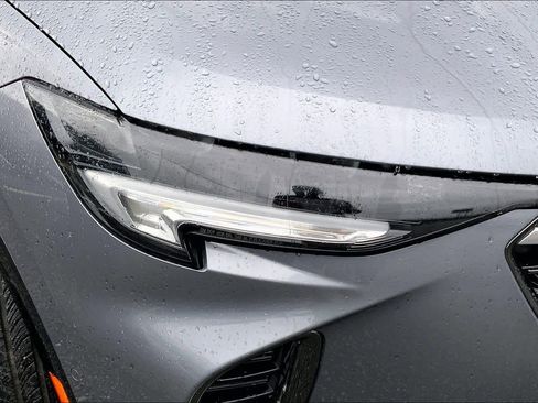 Used 2022 Buick Envision Essence w/ Technology Package II image 26