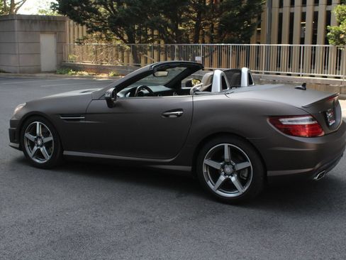 Used 2015 Mercedes-Benz SLK 350 w/ Multimedia Package image 9