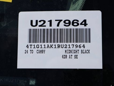 Used 2024 Toyota Camry SE FWD image 7