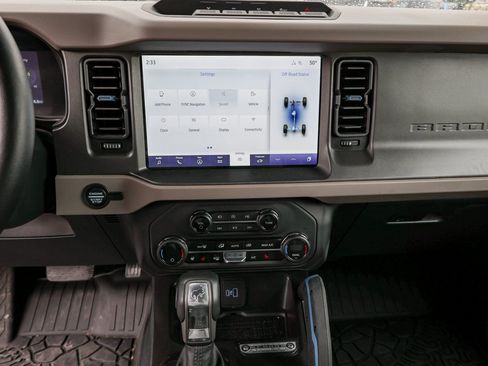 Used 2024 Ford Bronco Wildtrak AWD/4WD image 16