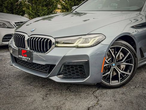 Used 2021 BMW 540i xDrive w/ M Sport Package image 3