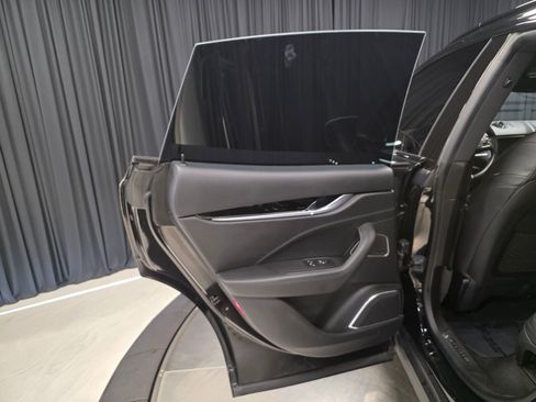 Used 2018 Maserati Levante GranSport image 29