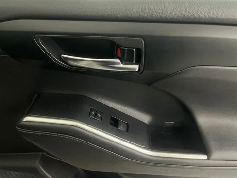 Used 2020 Toyota Highlander XLE image 58