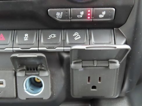 Used 2021 Chevrolet Silverado 2500 LTZ w/ LTZ Plus Package AWD/4WD image 8