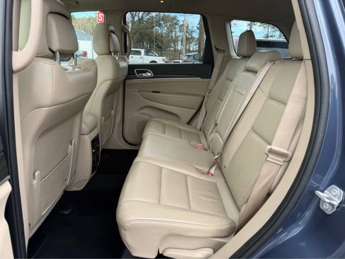 Used 2021 Jeep Grand Cherokee Limited AWD/4WD image 23