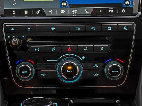 Used 2019 Jaguar XJ L Supercharged image 18