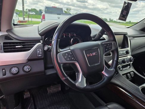 Used 2016 GMC Yukon XL SLT w/ Open Road Package AWD/4WD image 21