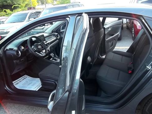 Used 2019 Kia Forte LXS FWD image 5