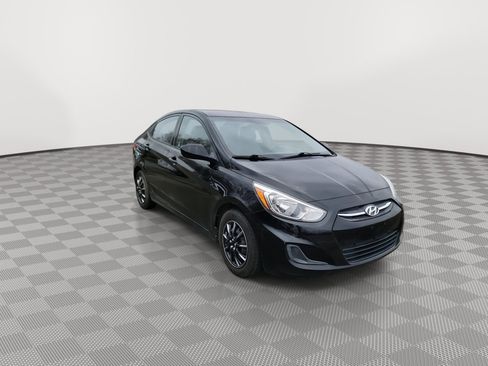Used 2017 Hyundai Accent SE image 2